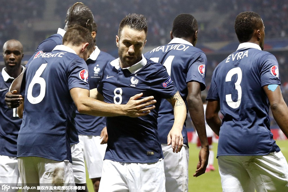 曼联绝杀巴黎,本泽马扛起全队 曼联绝杀巴黎,本泽马扛起全队