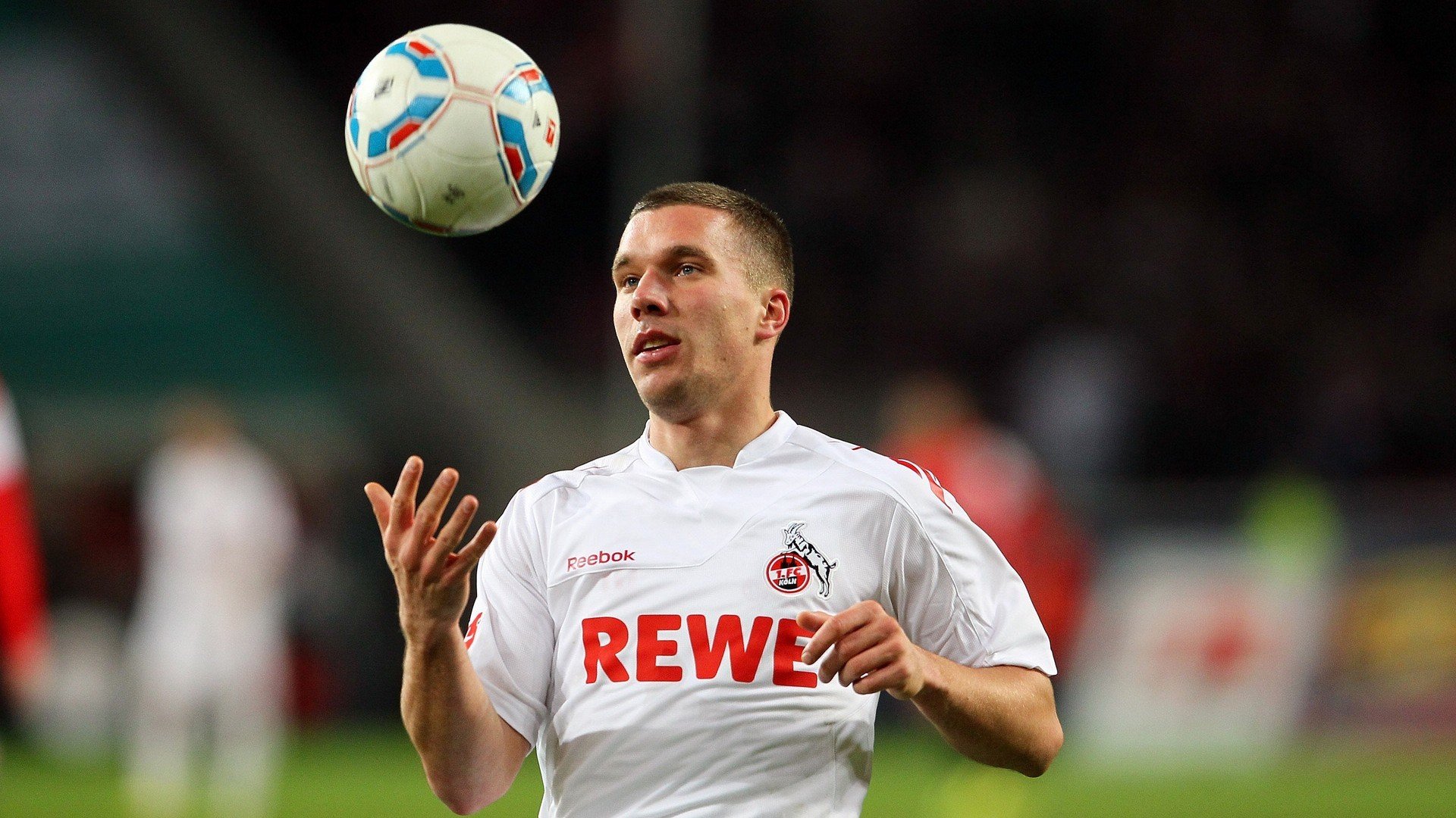 穆勒之夜，当空间阅读者在欧冠的棋盘上写下完美棋谱